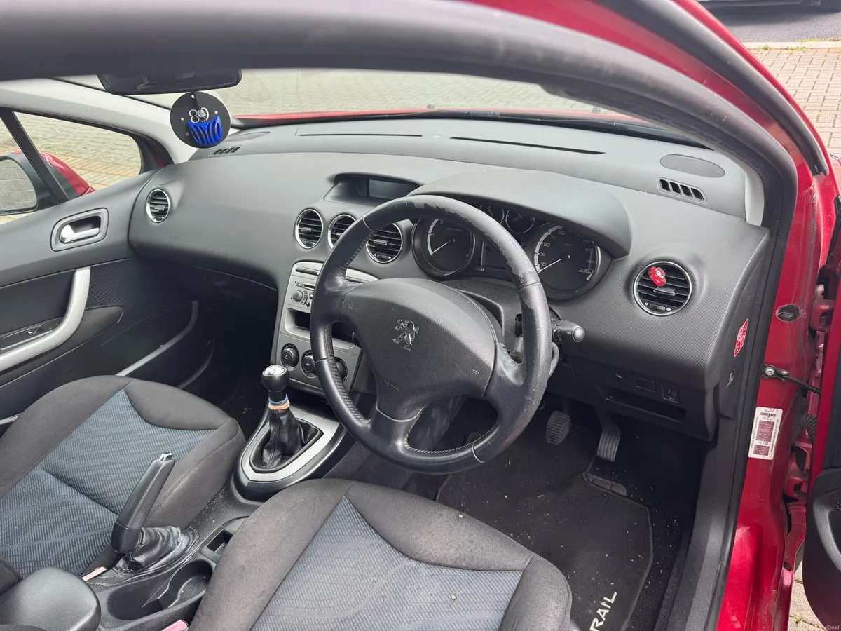 Peugeot 308 - Image 5