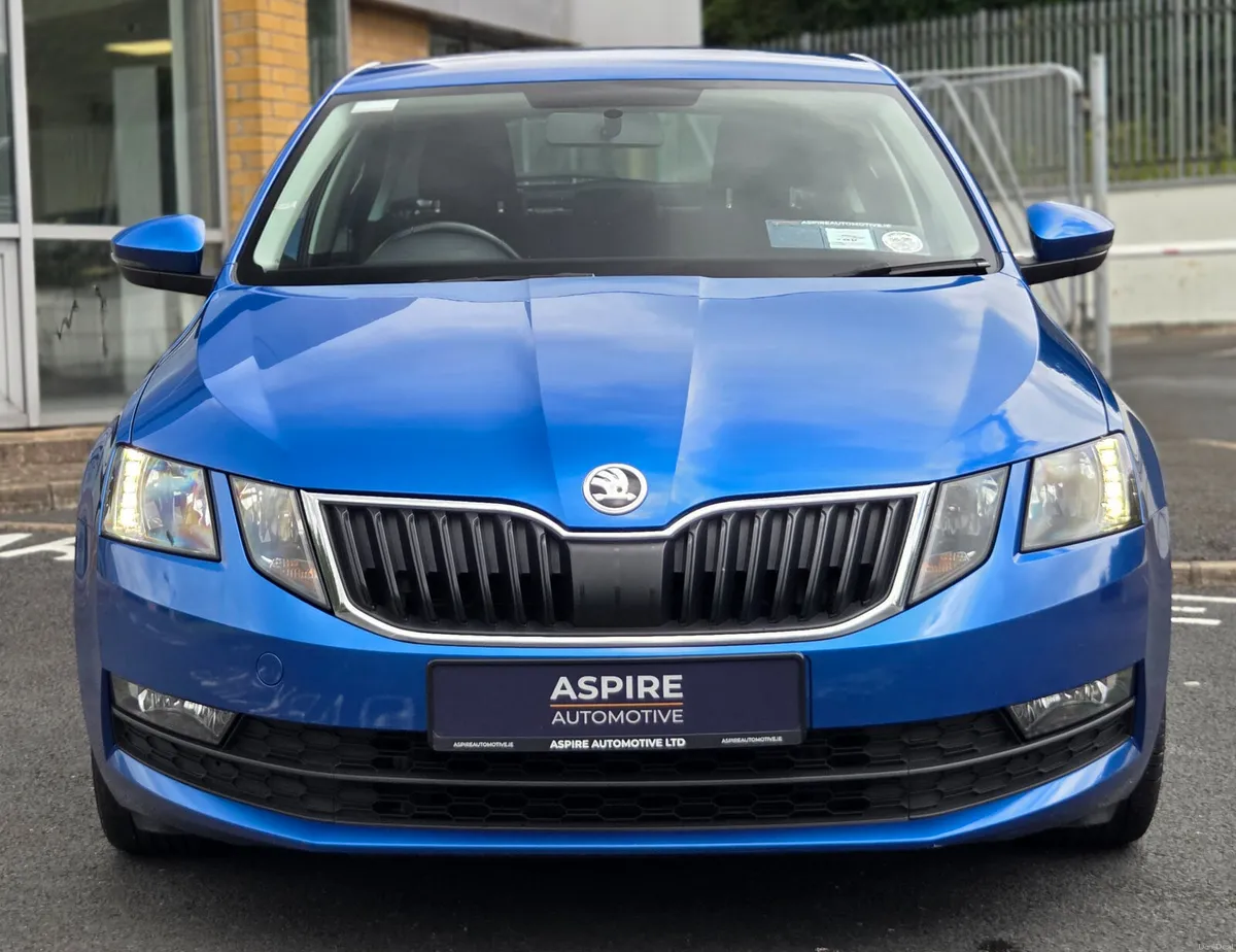 **Low KMs** Auto - Skoda Octavia TDi - Image 4