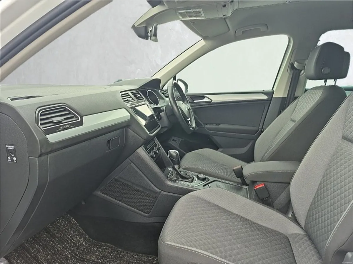 Volkswagen Tiguan ** LOW KMS ** 4 MOTION ** COMFOR - Image 6