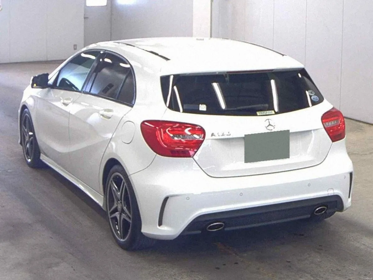 MERCEDES BENZ A180 AMG LINE AUTO 2014 - Image 2