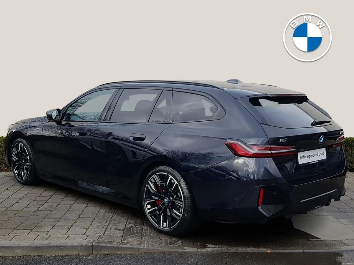 BMW i5 i5 M60 xDrive Touring - Image 3