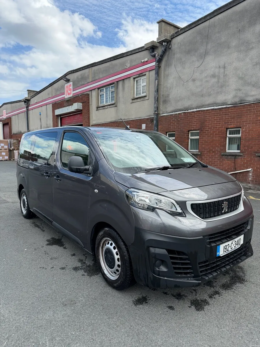 Peugeot Expert 9 seater - Image 1