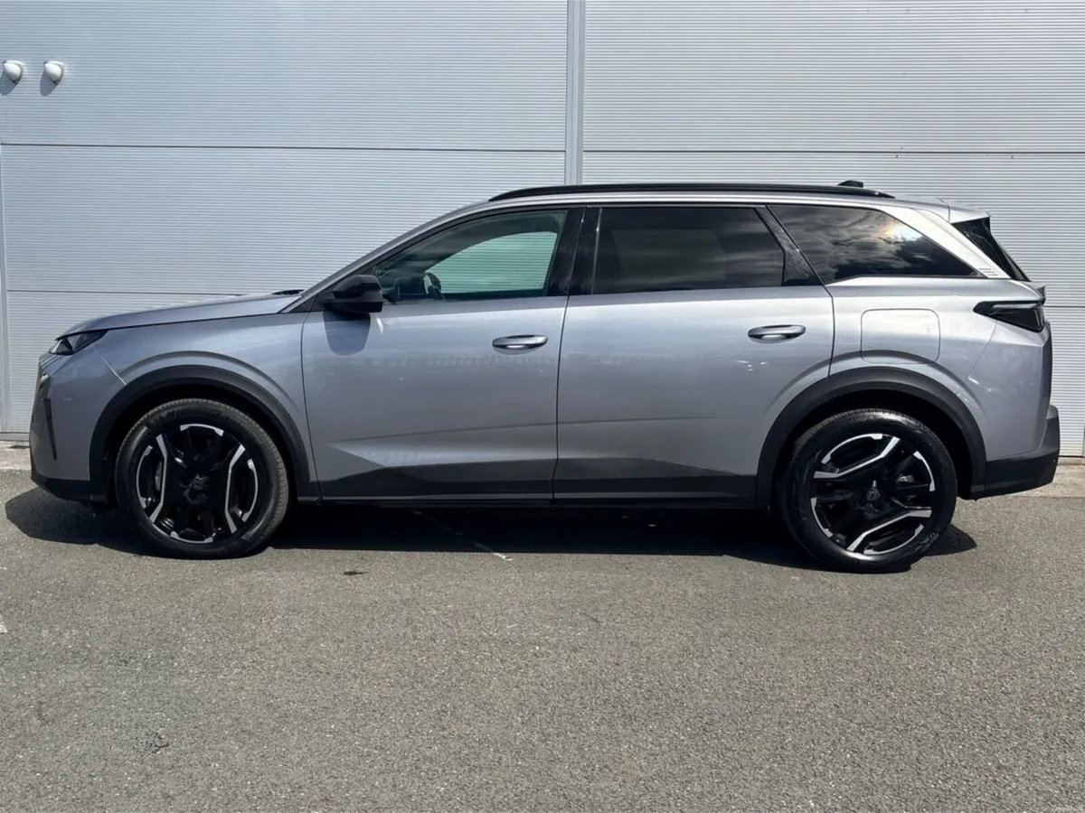 Peugeot 5008 BEV 73kwh 210hp Allure - Image 5