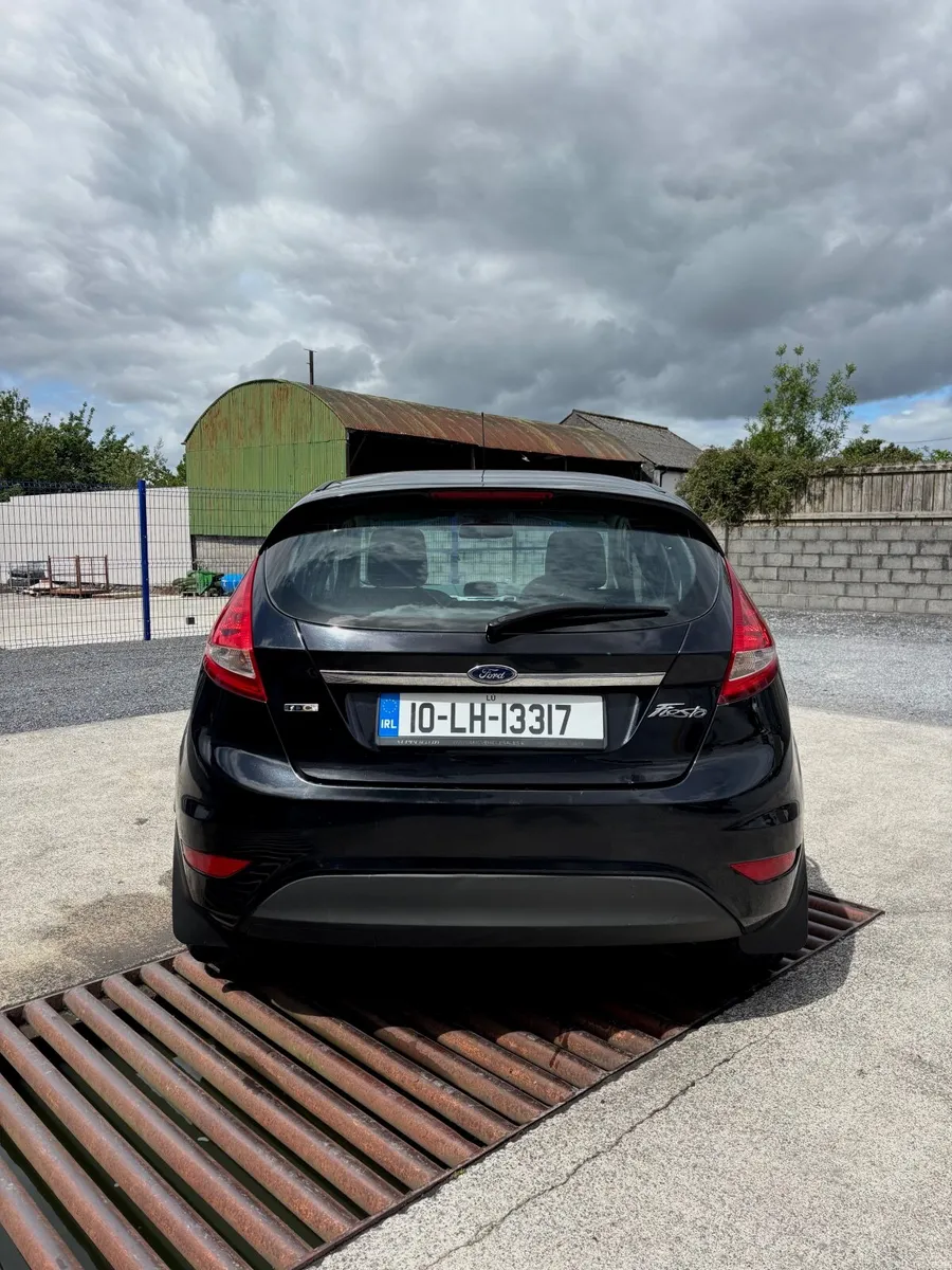 Ford Fiesta 2010 - Image 5
