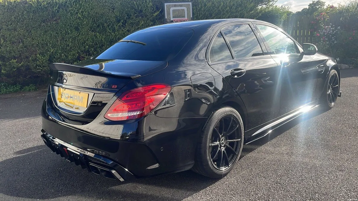 Mercedes C63 S V8  AMG Bi Turbo 2017 - Image 4
