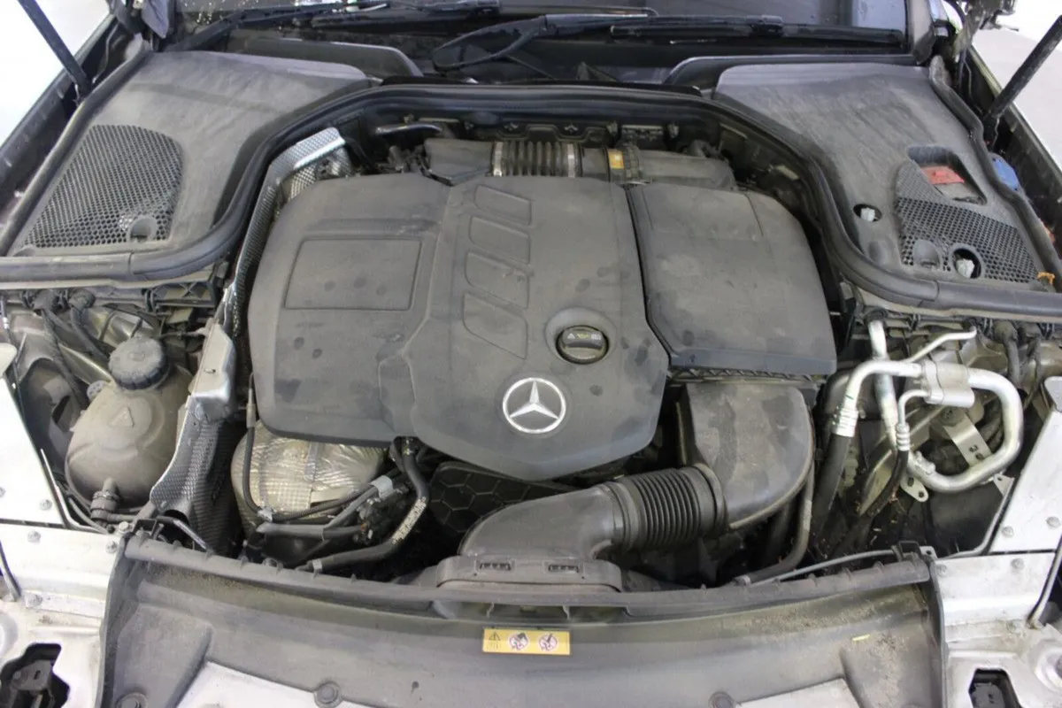 Mercedes-Benz E-Class E 200 D AUTO - TENDER 34 - Image 4