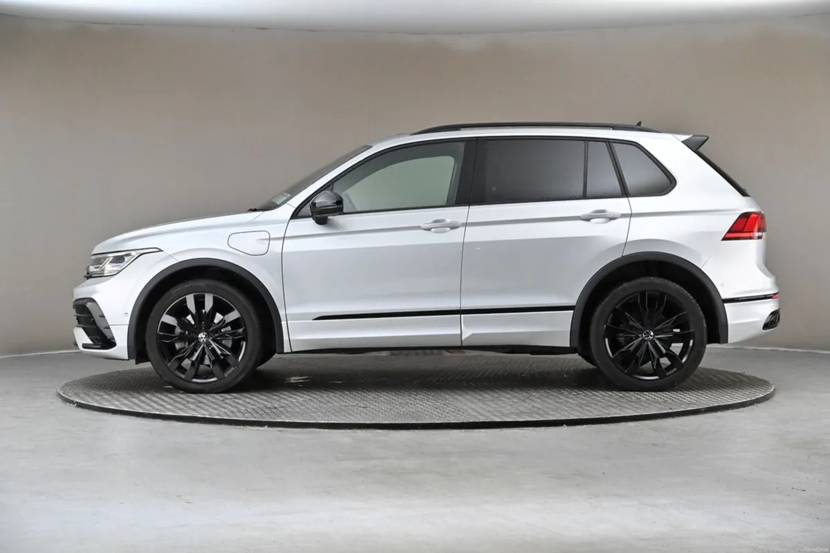 Volkswagen Tiguan 1.4 TSI DSG R-LINE BLACK EDITION - Image 5