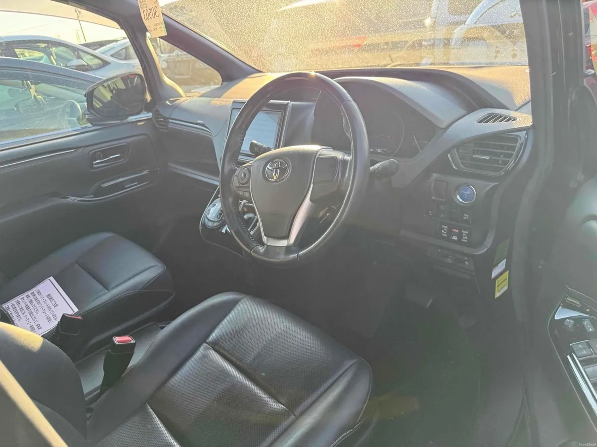 Toyota Esquire- Luxury 7 seater- High spec - Image 2