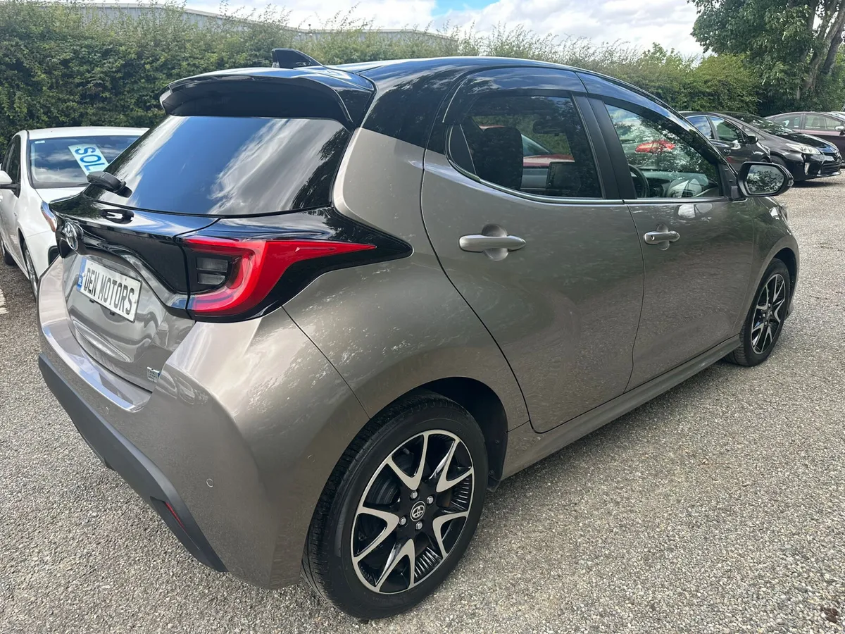 Toyota Yaris in best spec!!! - Image 3