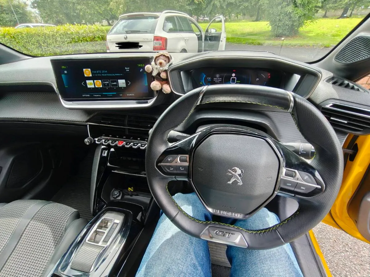 Peugeot e208 GT - Image 3