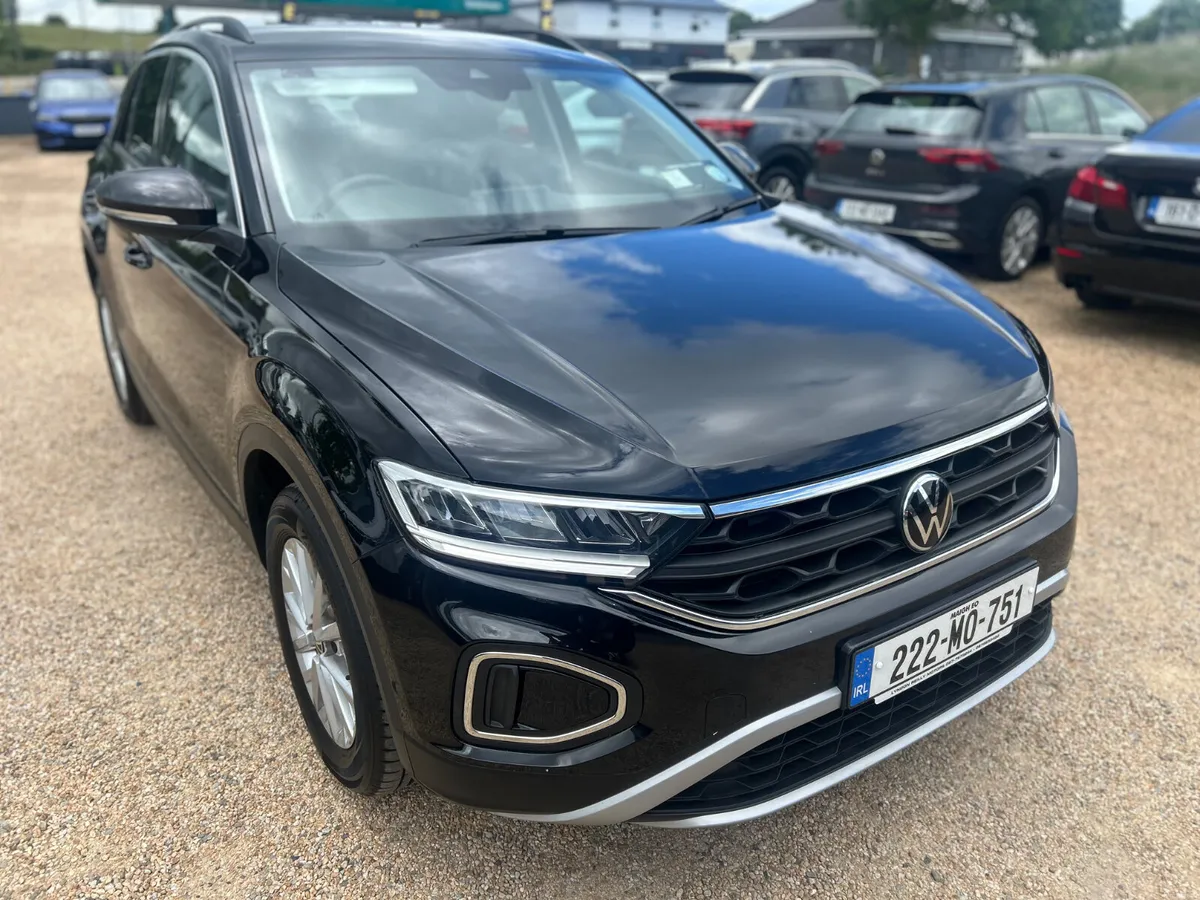 Volkswagen T-Roc Life - Image 1