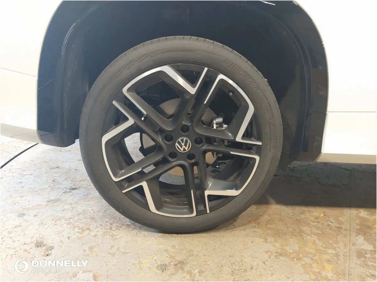 Volkswagen Tayron Diesel Estate R-Line - Image 5