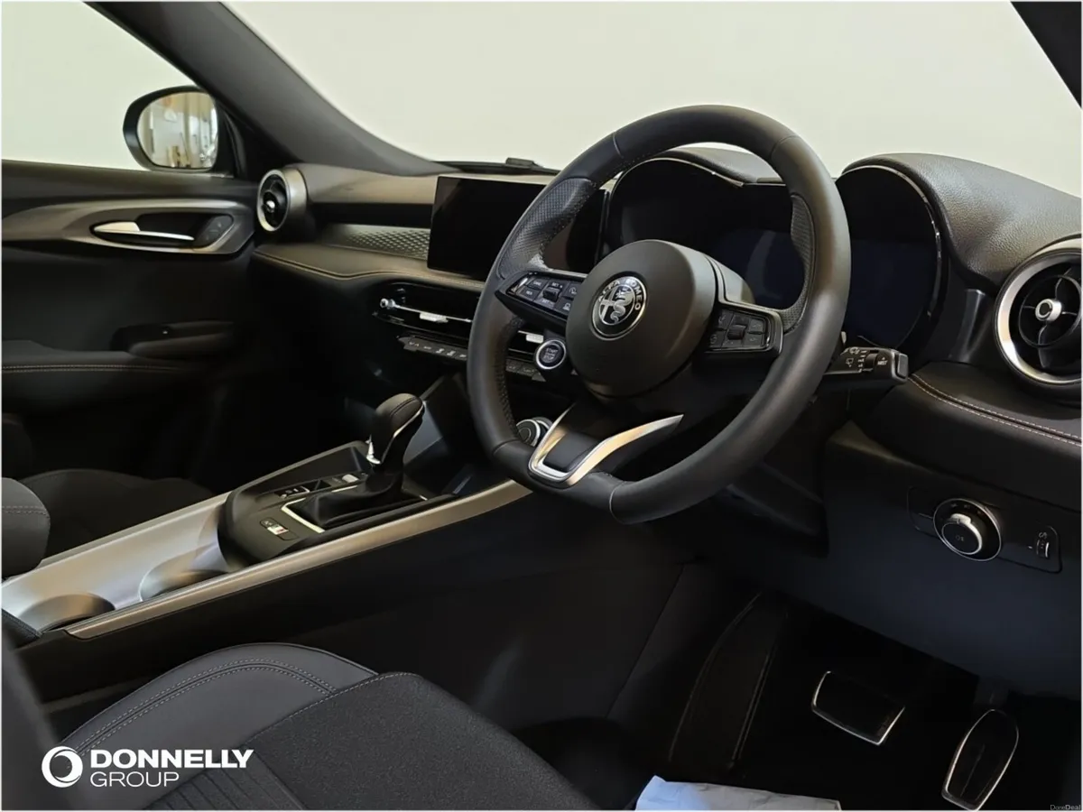 Alfa Romeo Tonale Hatchback Sprint - Image 4