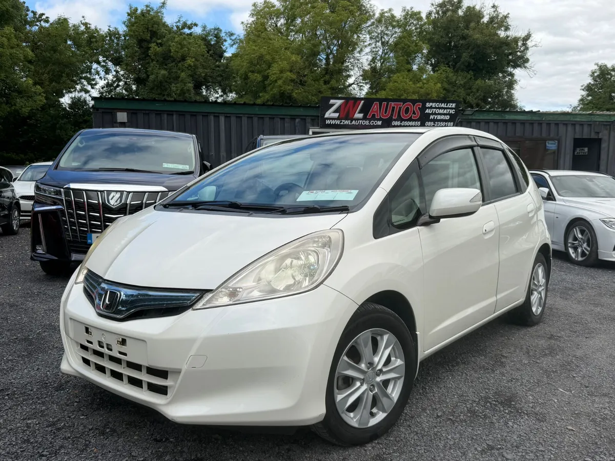 10 HONDA FIT HYBRID 1.3 - Image 2