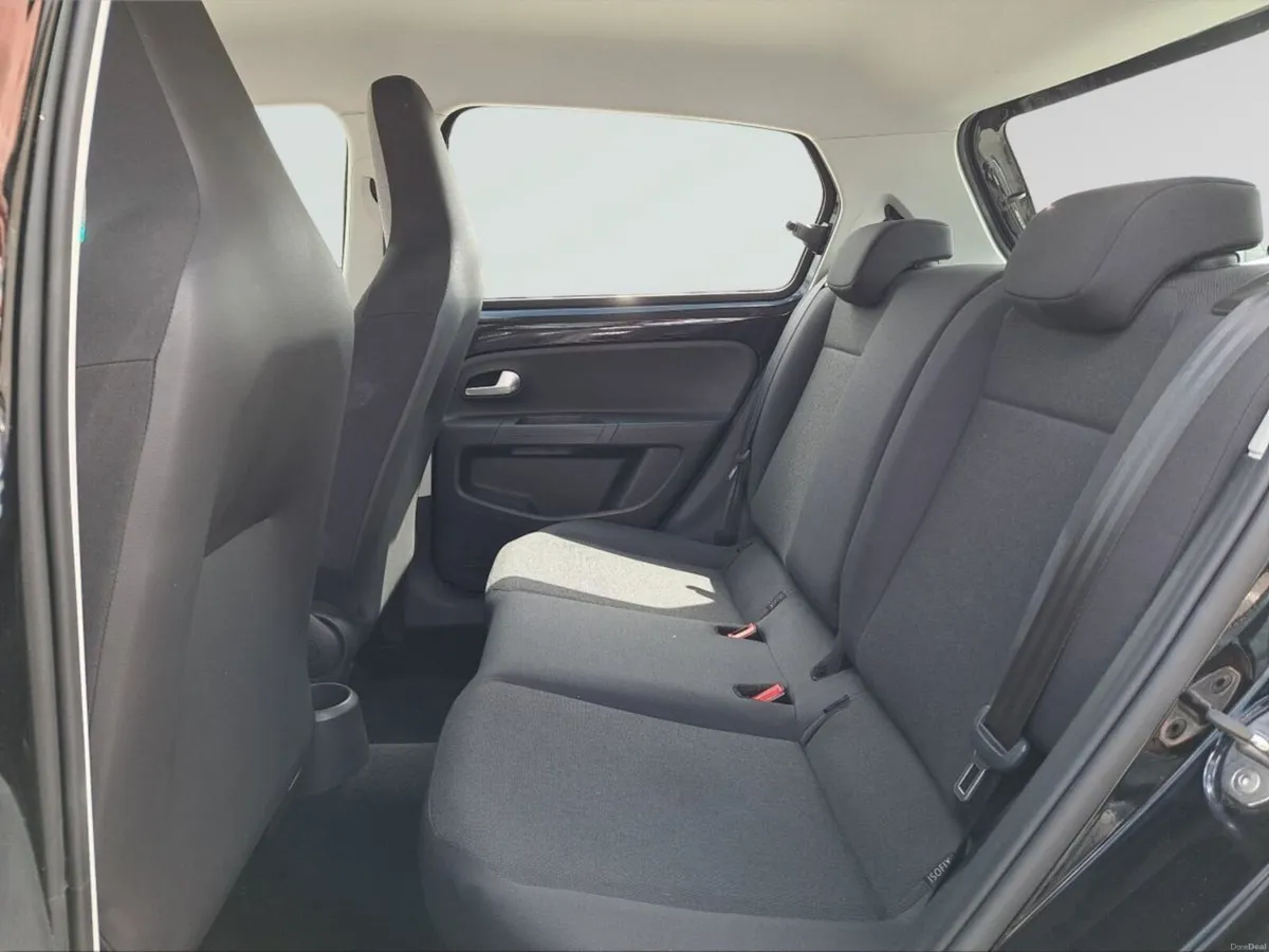 Volkswagen up!  AUTO 5dr - Image 6
