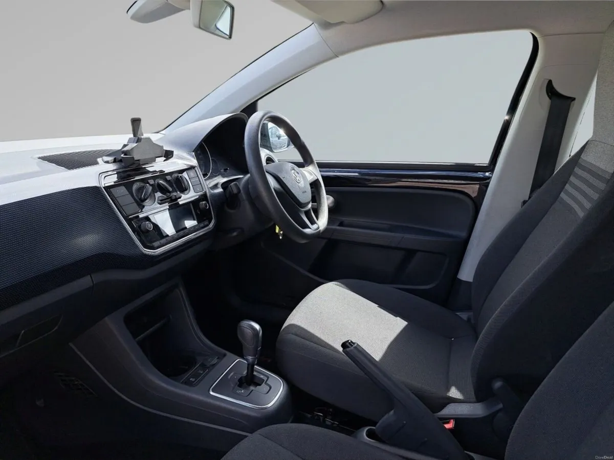 Volkswagen up!  AUTO 5dr - Image 3