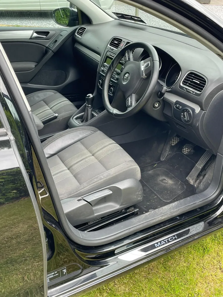 Volkswagen Golf 2012 - Image 2
