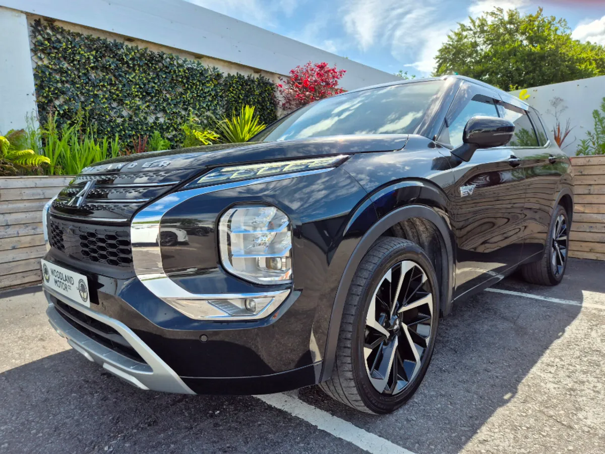 Mitsubishi Outlander 2.4 PHEV / EXCEED TOP SPEC / - Image 1
