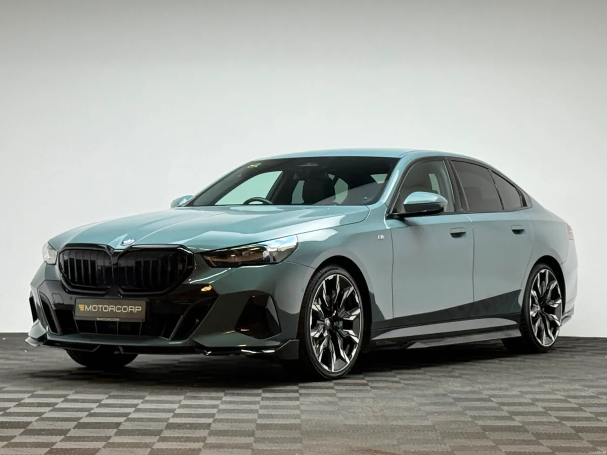 BMW i5 EDRIVE40 M SPORT - Image 3