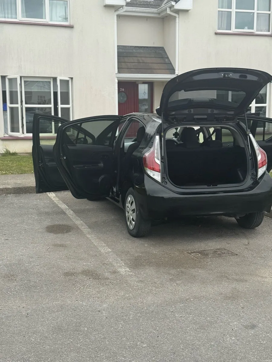 Car - Image 6