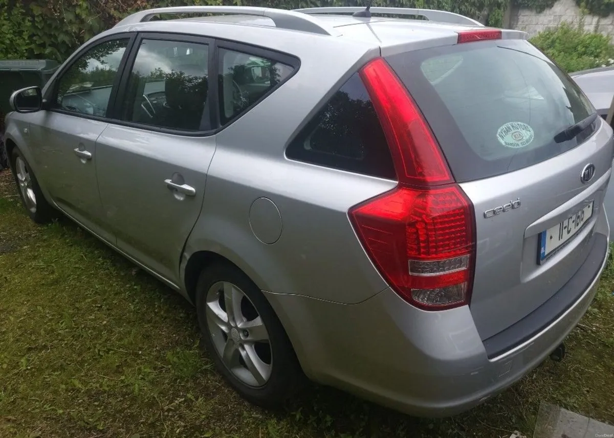 Kia Ceed 2011 - Image 2