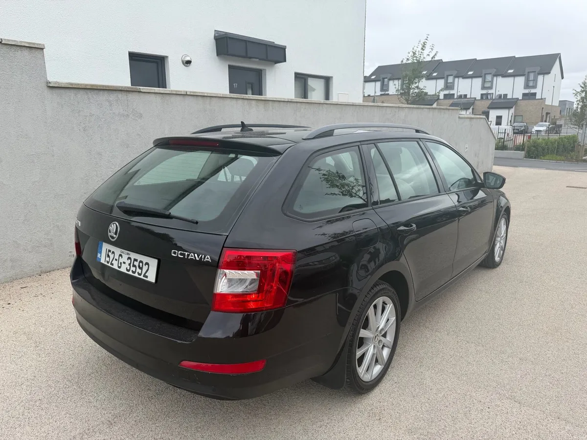 2015 SKODA OCTAVIA AUTOMATIC LOW MILEAGE !! - Image 4