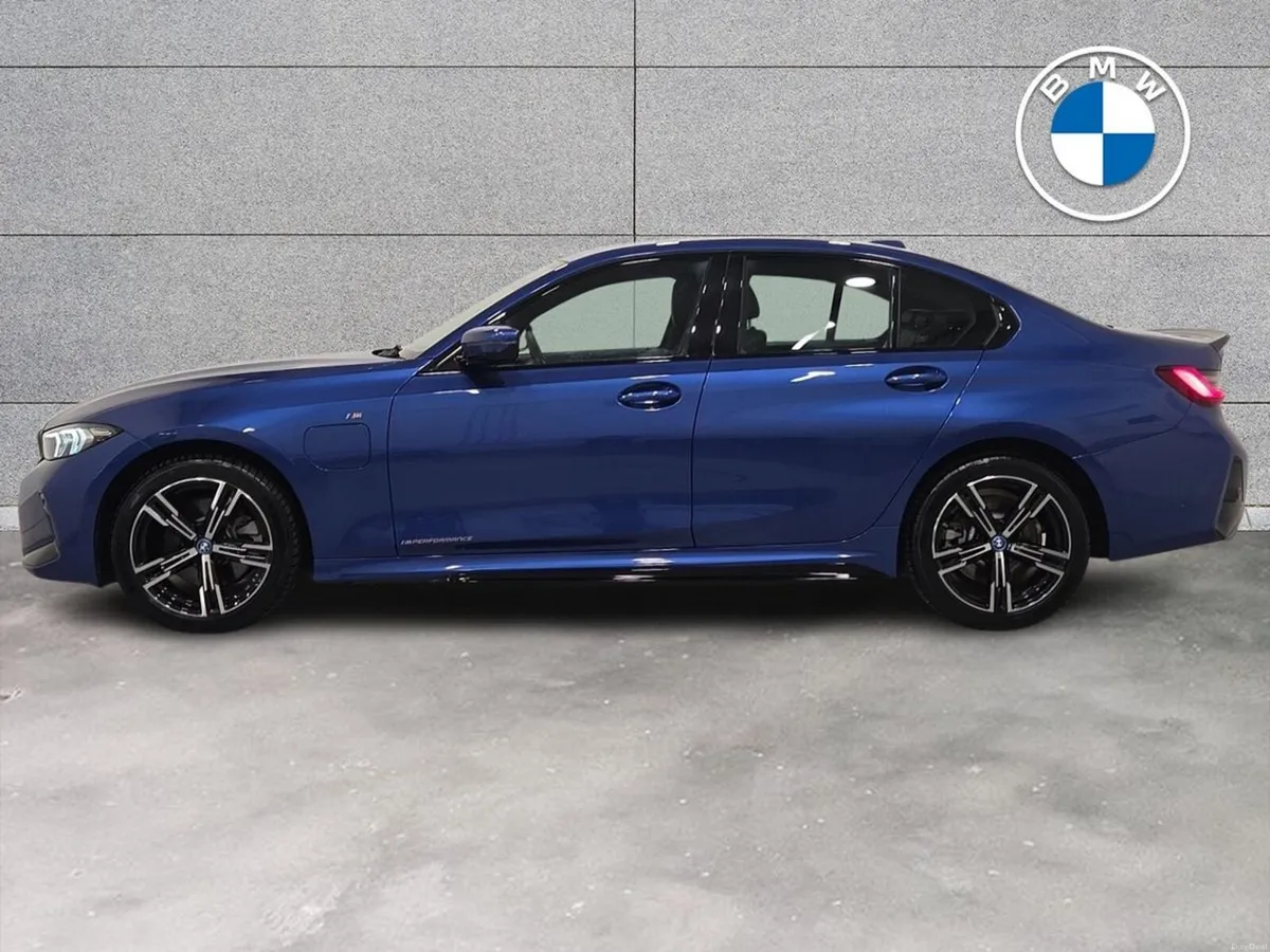 BMW 3-Series 330e M Sport Saloon - Image 4