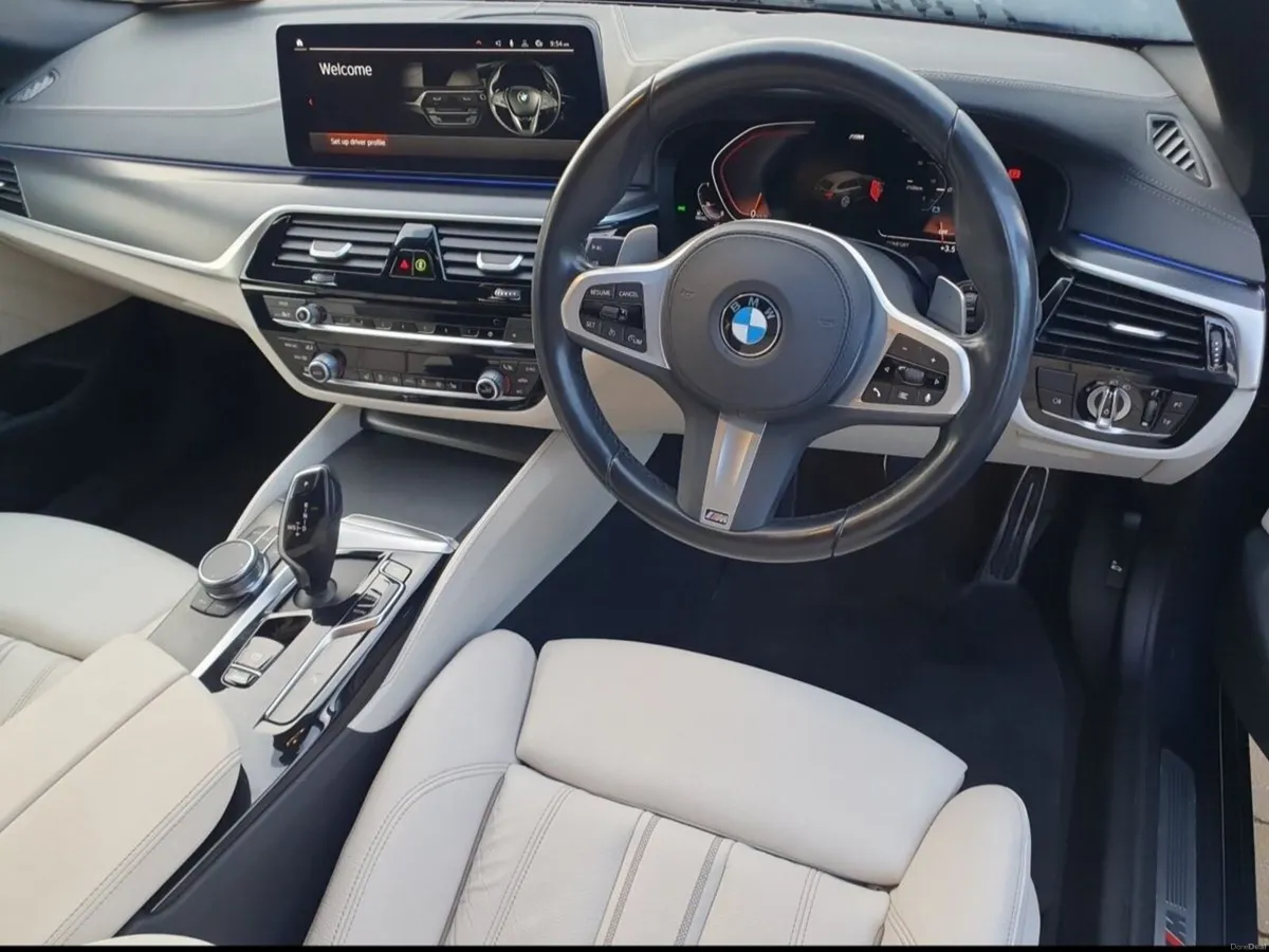 BMW 5-Series 520d M Sport Touring - Image 6