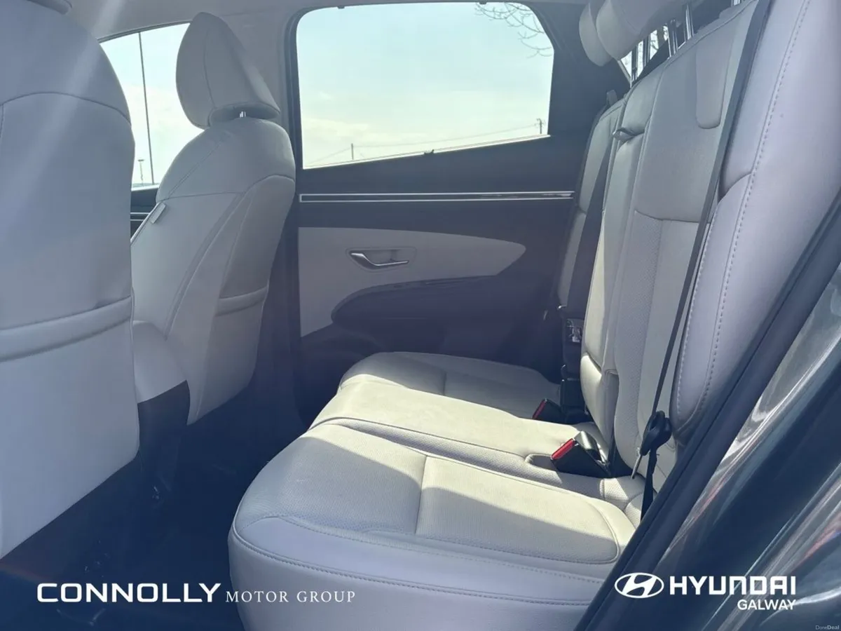 Hyundai Tucson 2WD Executive Plus w 2 Tone Roof - Image 6