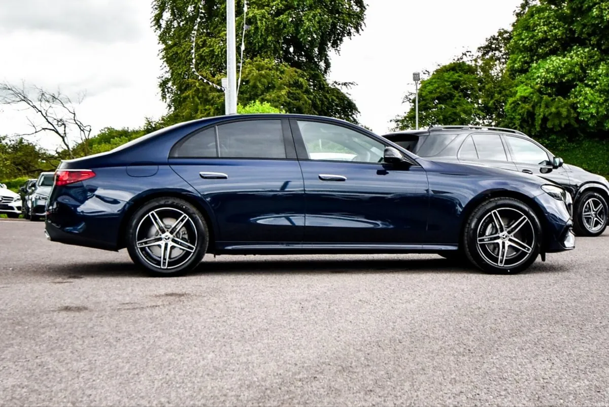 Mercedes-Benz E-Class E300de AMG Night Pack NEW 26 - Image 3