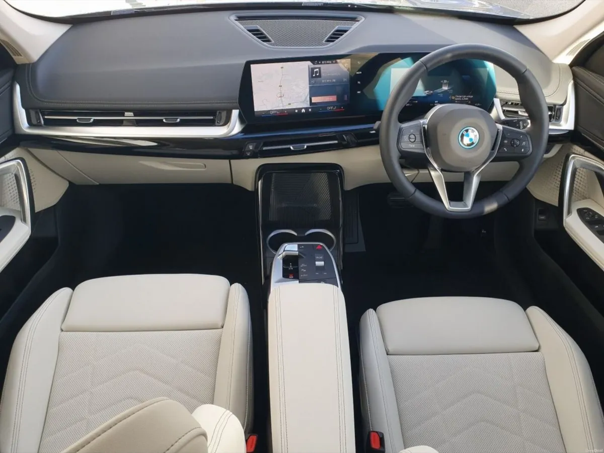 BMW iX1 eDrive20 xLine - Image 4