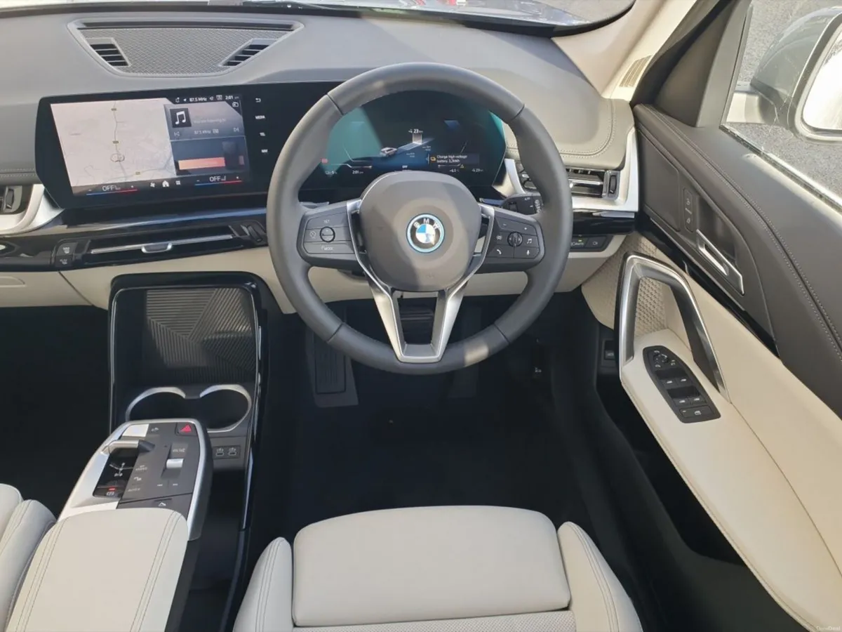 BMW iX1 eDrive20 xLine - Image 5