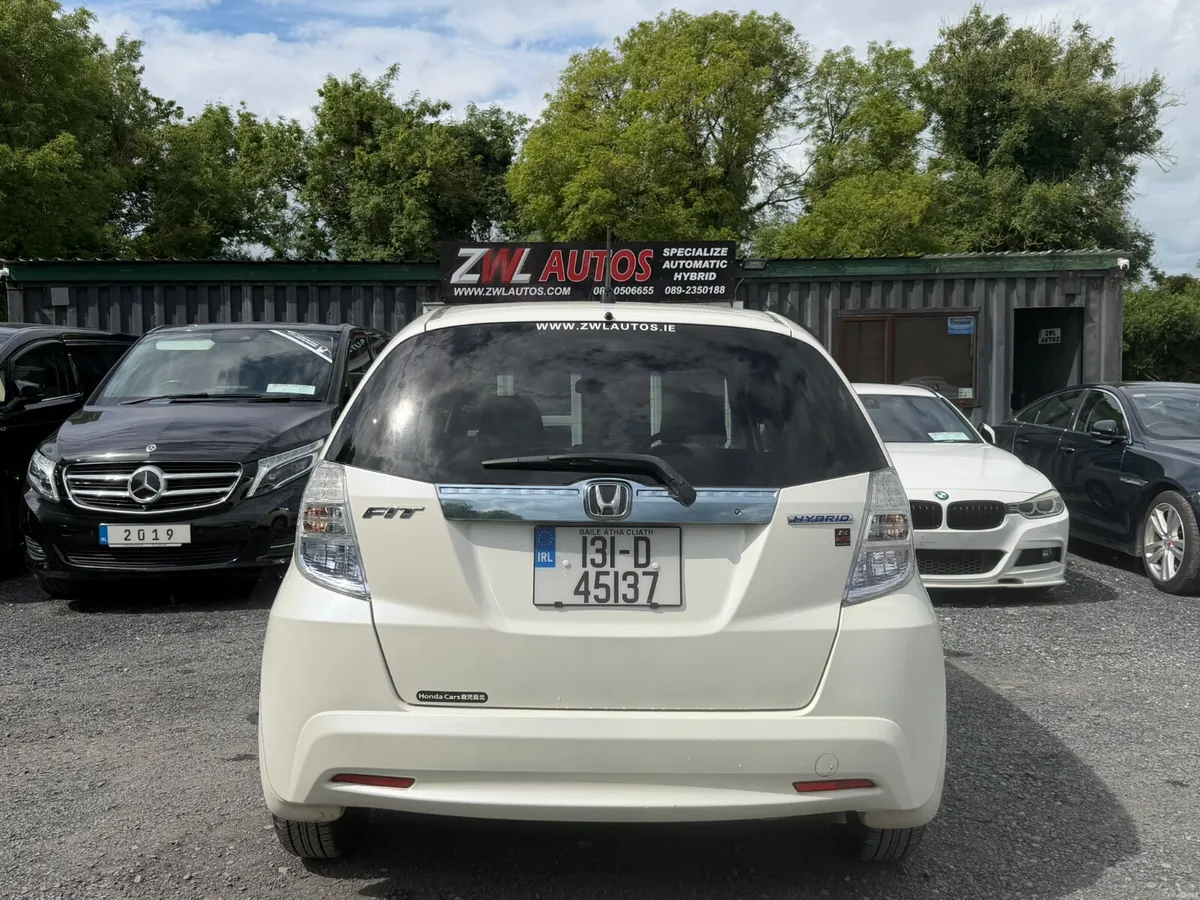 131 Honda Fit Hybrid 1.3 - Image 6