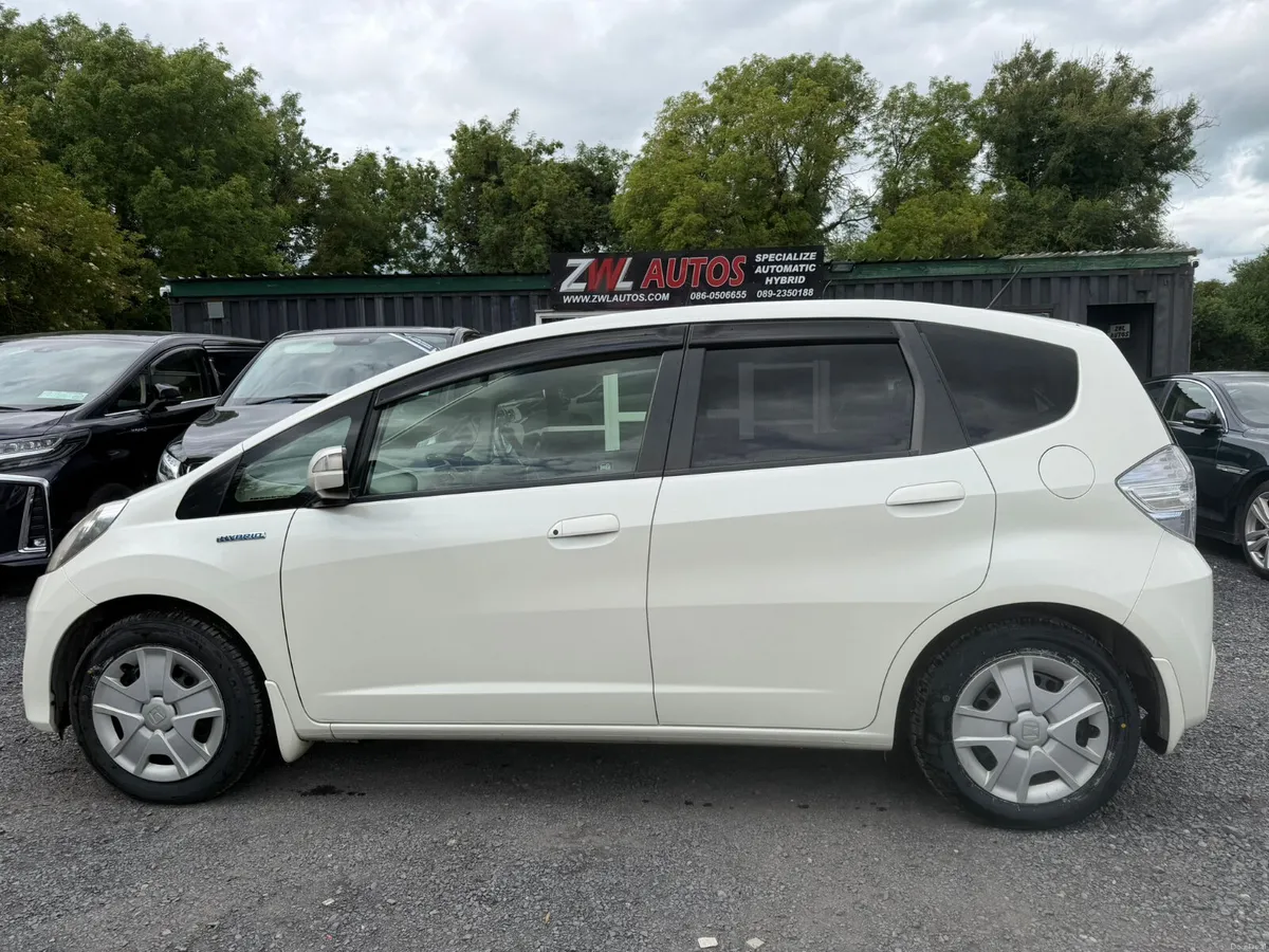 131 Honda Fit HYBRID 1.3 - Image 3
