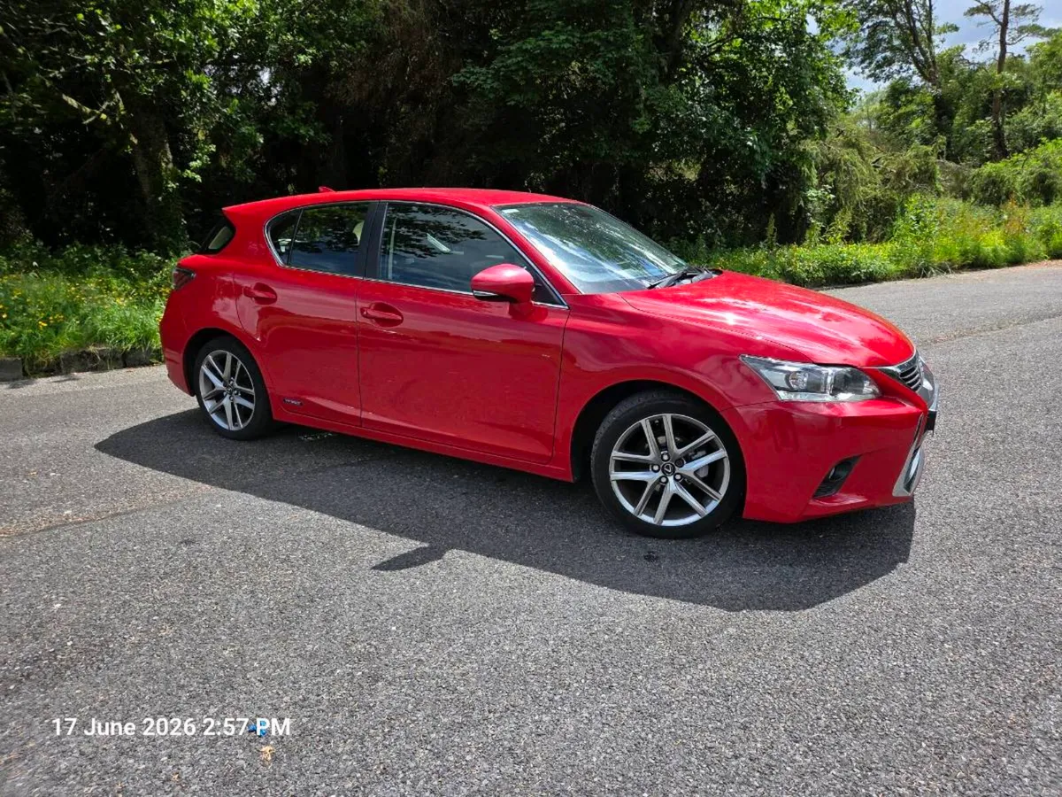 2017 Lexus CT200h Hybrid Low mileage - Image 4