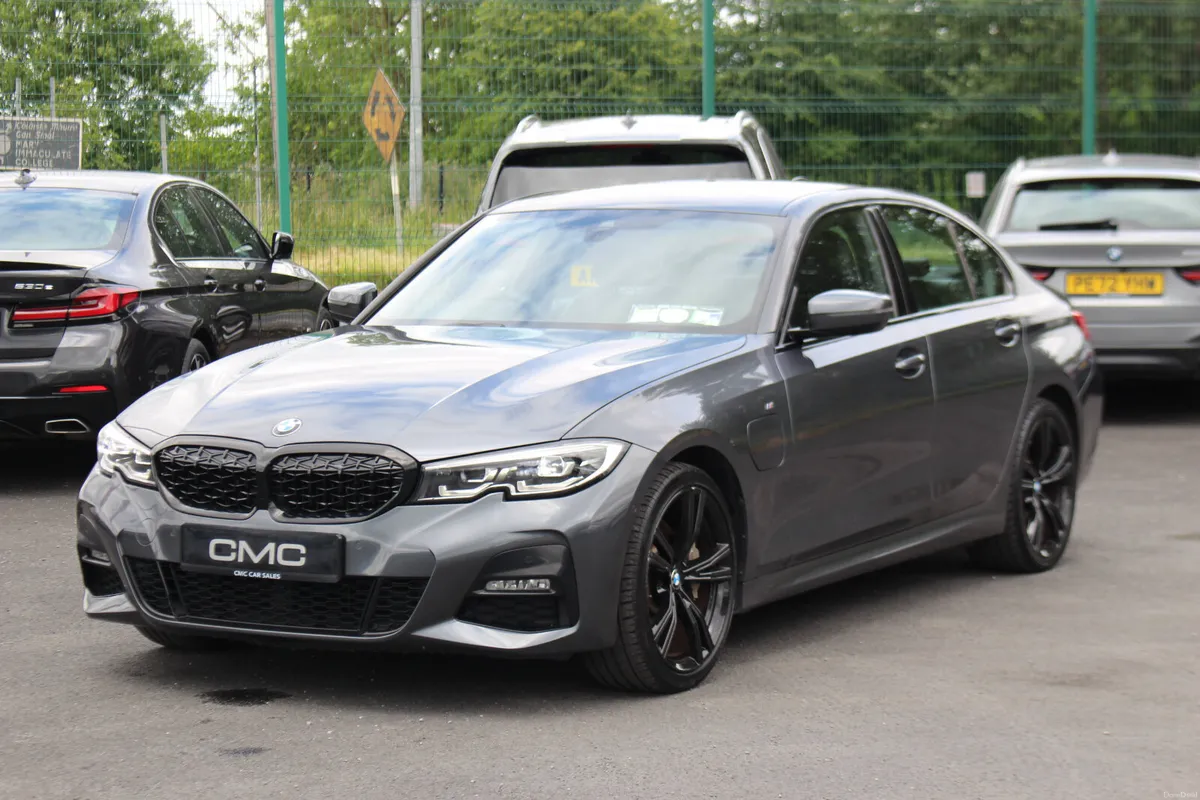 BMW 3-Series 2019 330E MSPORT MINERAL GREY - Image 3