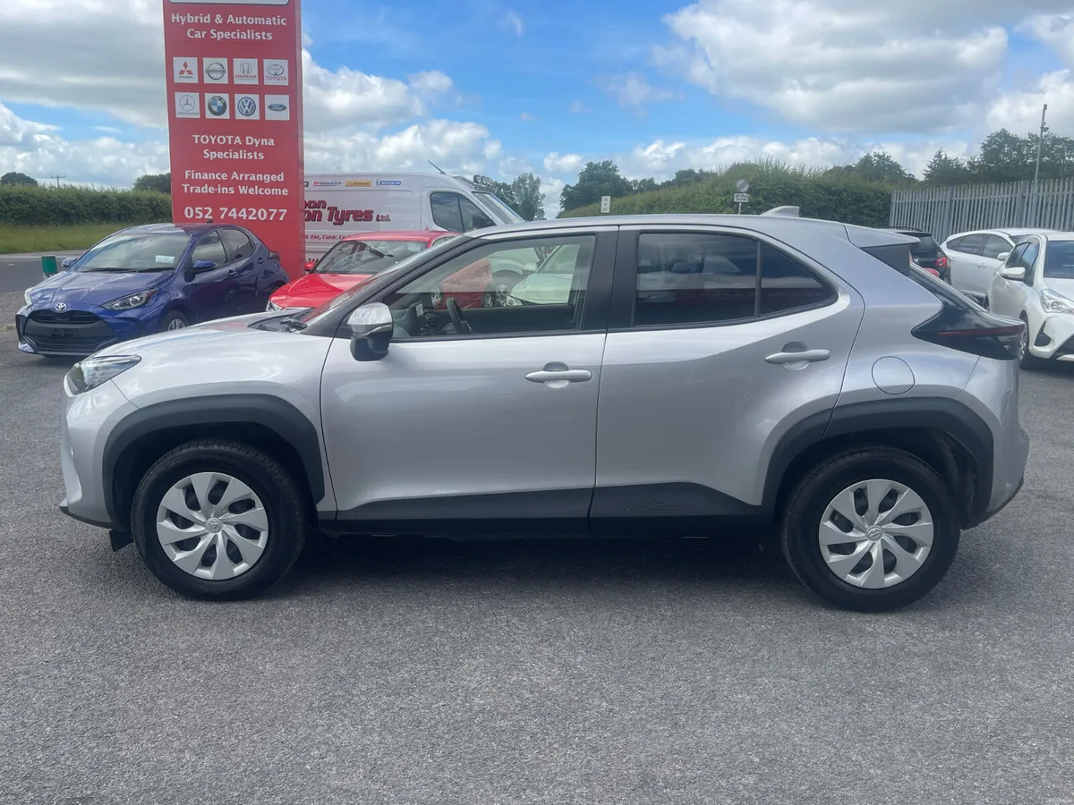 TOYOTA YARIS CROSS - Image 4