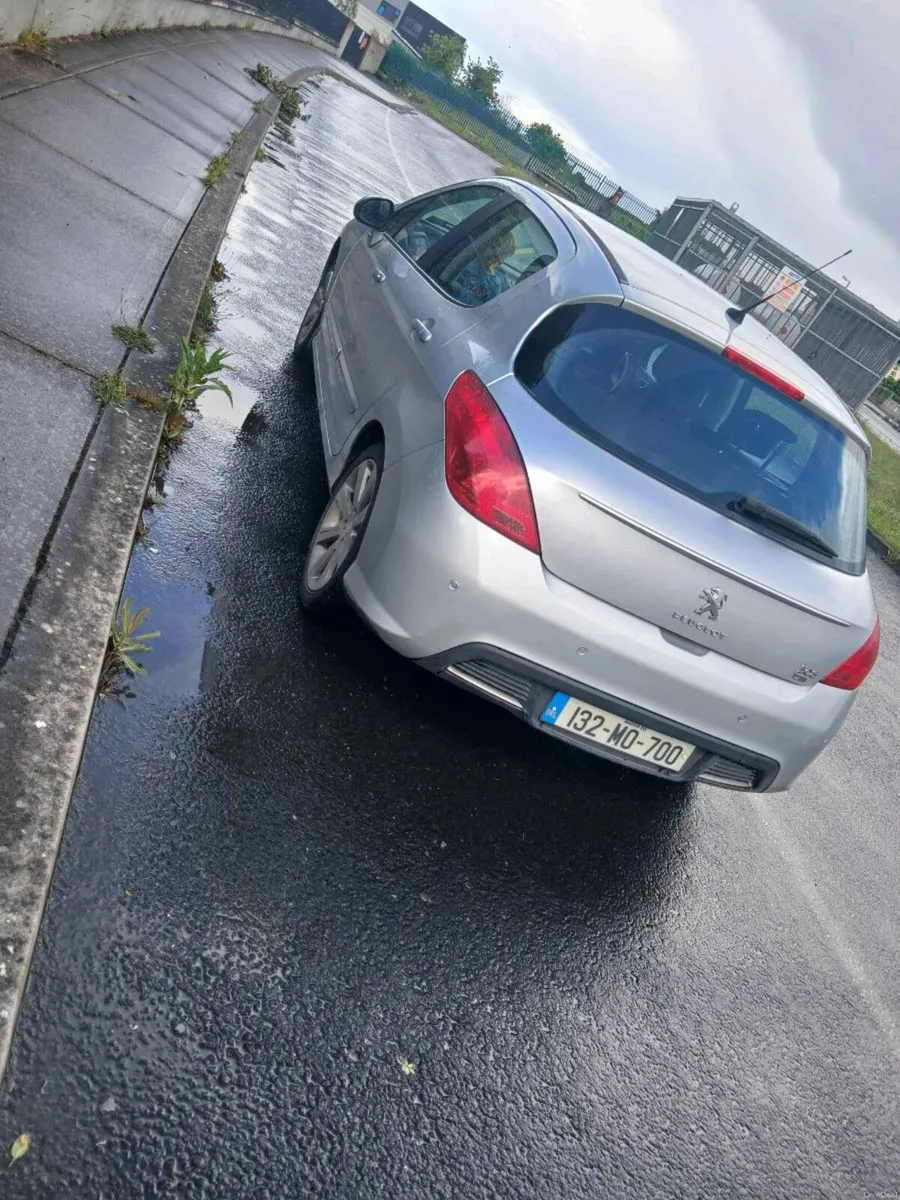 Car - Image 4