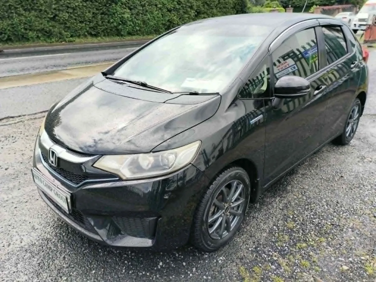 Honda Fit Petrol Hybrid 1.5 L - Image 3