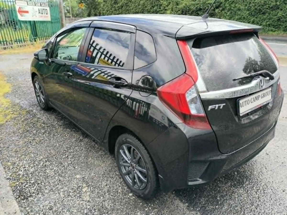 Honda Fit Petrol Hybrid 1.5 L - Image 5