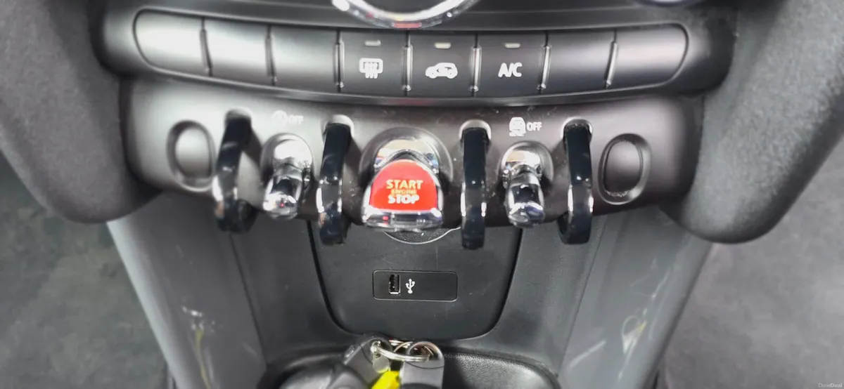 Mini Cooper 'Victoria' 2019 - Image 6