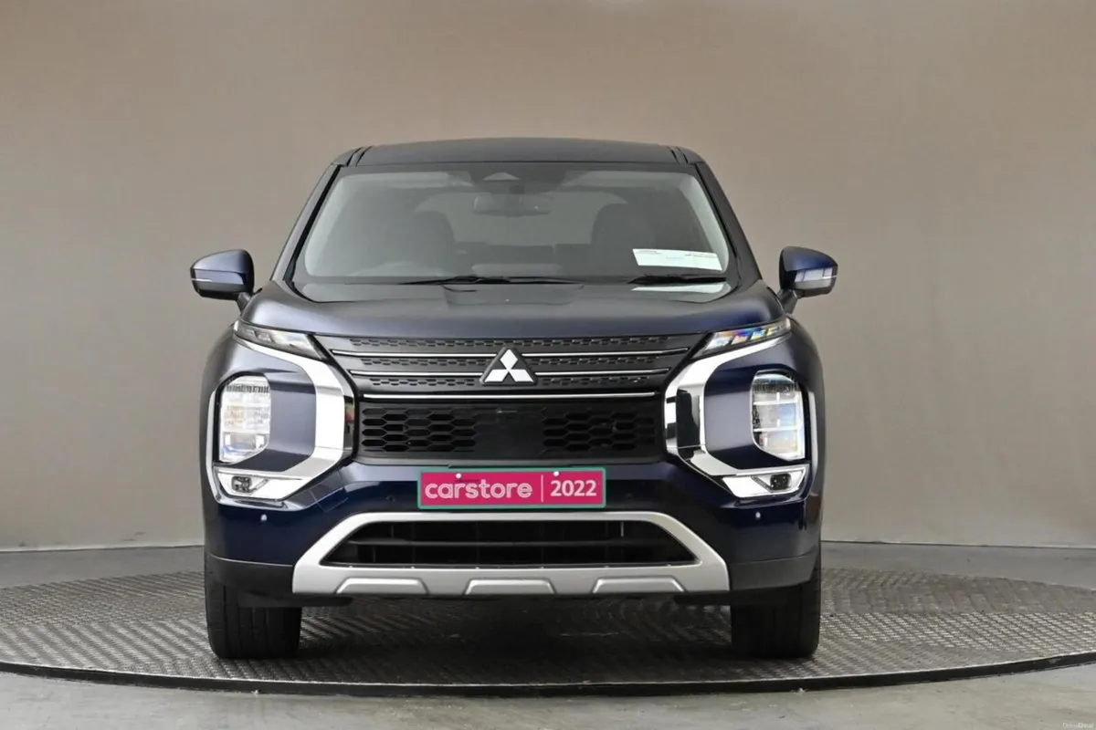Mitsubishi Outlander 2.4 HYBRID AWC PHEV **HALF LE - Image 2