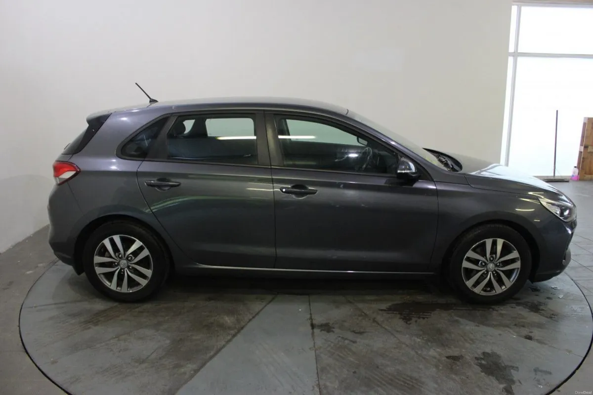 Hyundai i30 1.6 Diesel Deluxe - TENDER 42 - Image 3