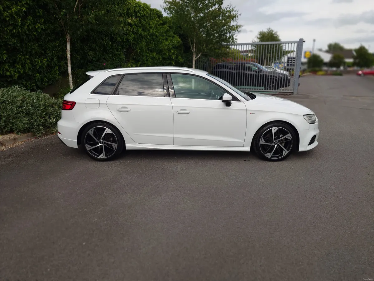 Audi A3 1.4 TFSI S-Line Black Edition - Image 4