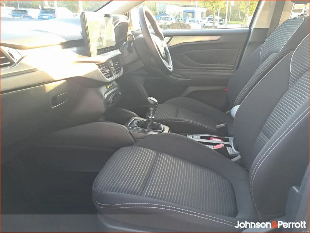 Ford Focus 1.0  Titanium - Image 4
