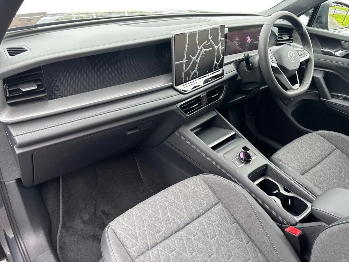 Volkswagen Tayron EDITION 75 2.0 TDI DSG 150BHP - Image 3