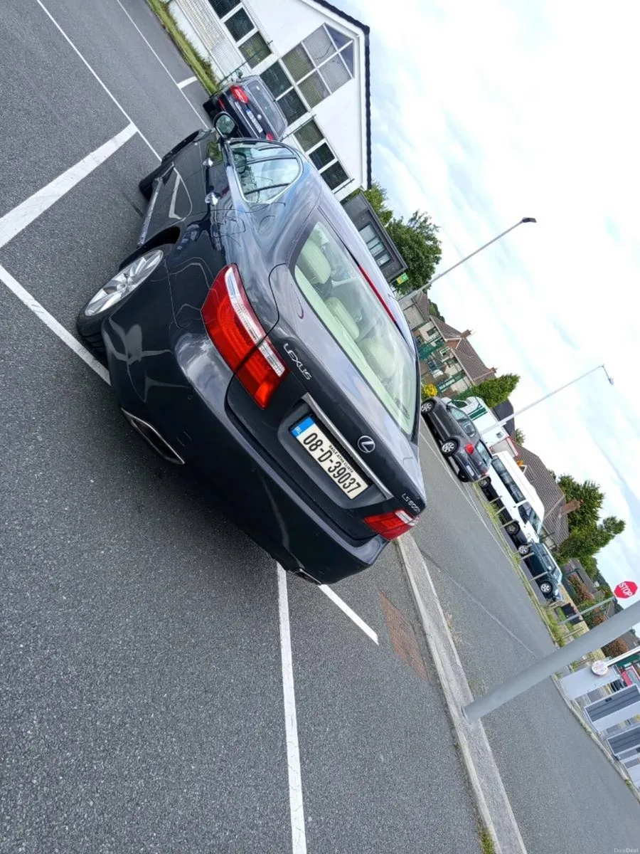 Car - Image 4