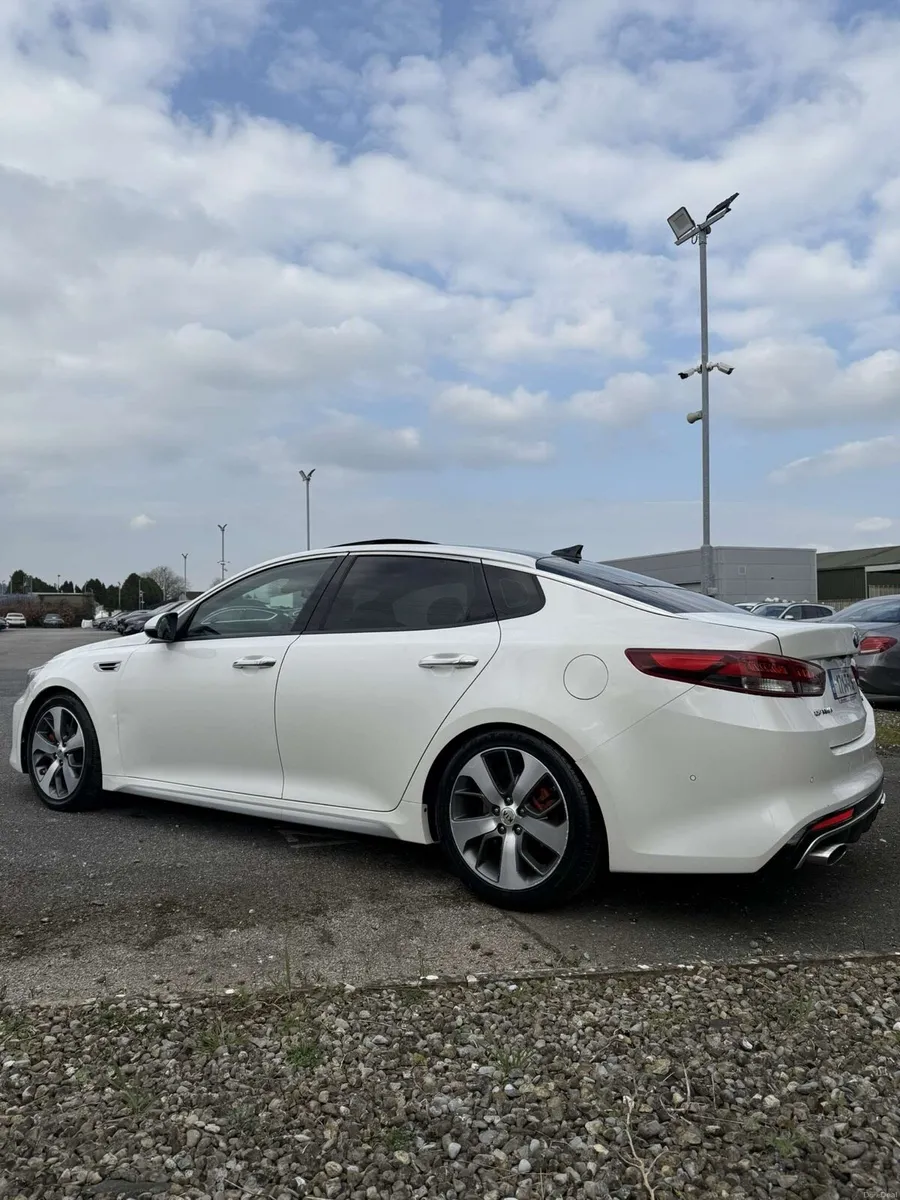 2017 Kia optima gt line - Image 5