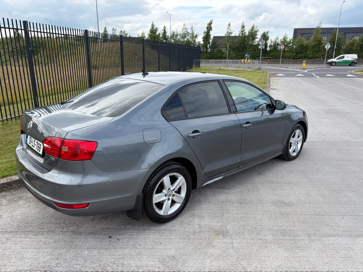 2013 Volkswagen Jetta - Image 3