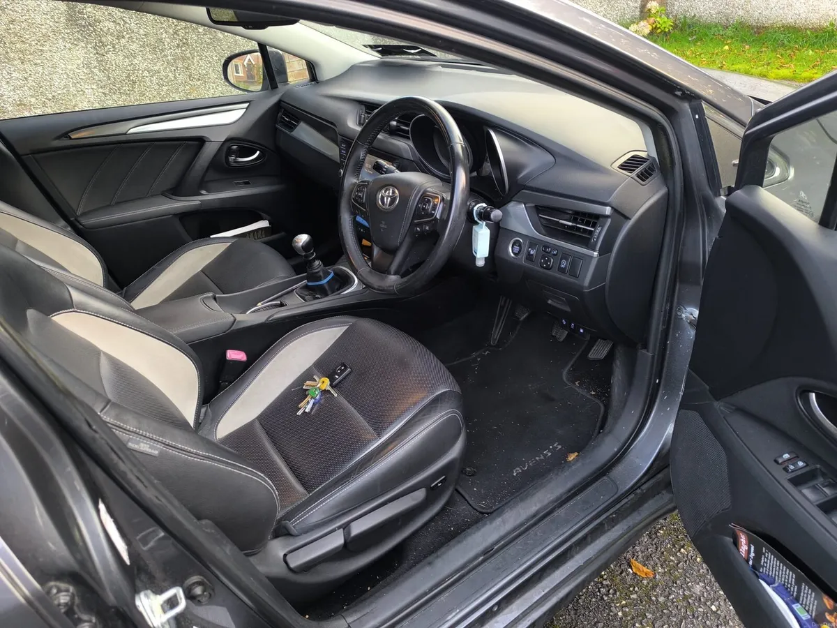 2017 Toyota avensis - Image 3